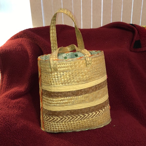 Authentic Nassau Bahamas Straw Tote - Picture 5 of 7